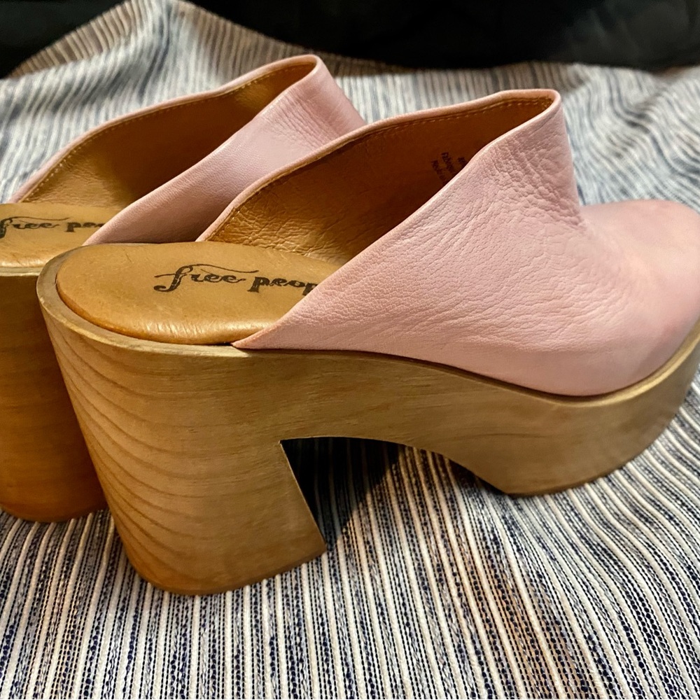 FREE PEOPLE Pink Leather Clog Heels *size 38*